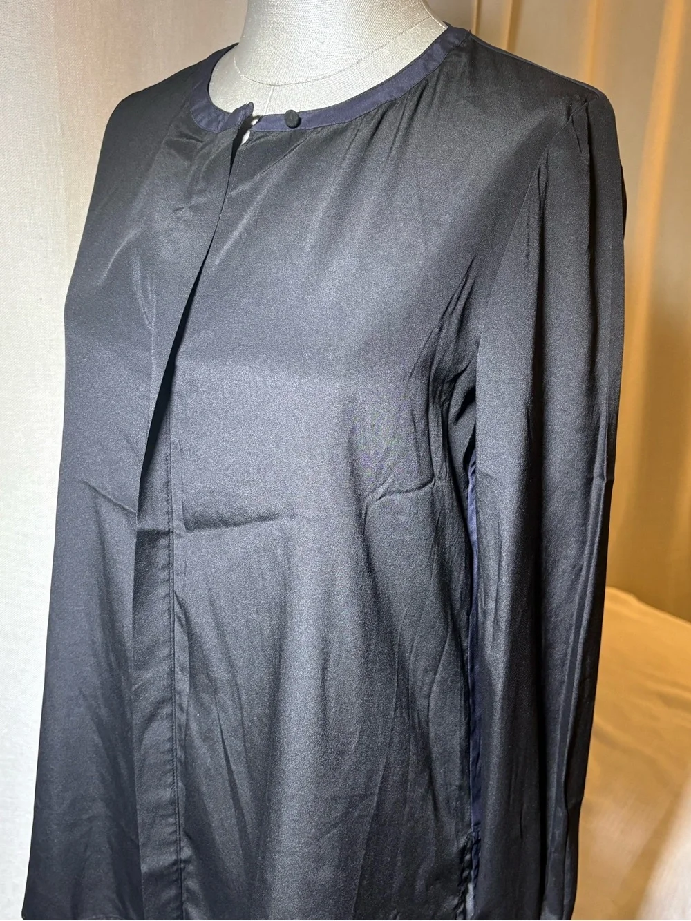 Tory Burch Meg 93% Silk Tunic Blouse Black Navy Colorblock Quiet Luxury Sz 4
